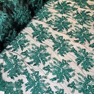 Prabangus vakarinis gipiūras smaragdinės spalvos - Image 1