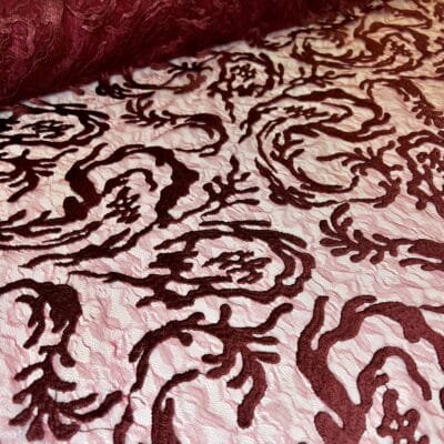 Prabangus vakarinis gipiūras bordinės spalvos — изображение 1