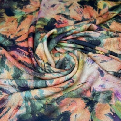 italiskas margas viskozes audinys