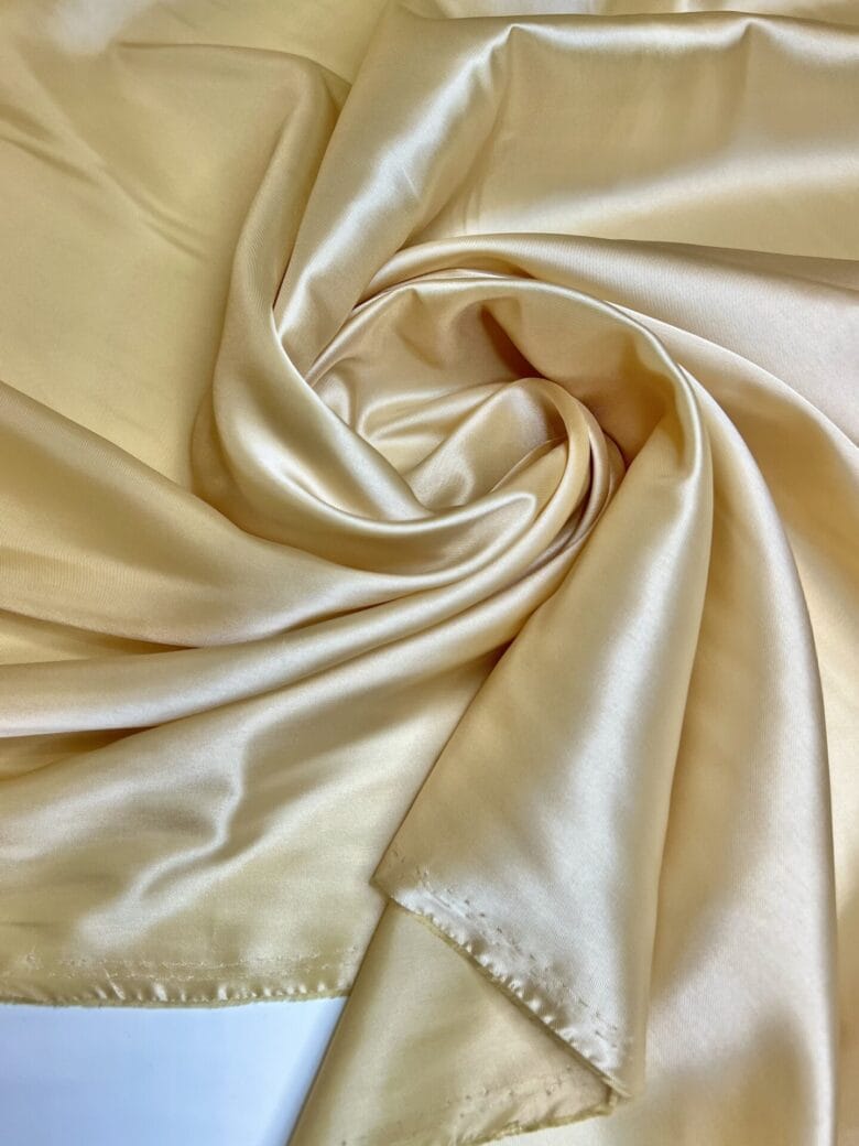 Lining in butter color