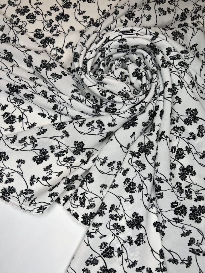 Ткань "Silky" с текстурой креп "Floral Classic"