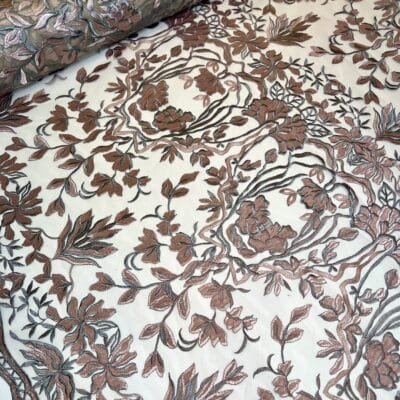 Luxurious Evening Lace - Image 4