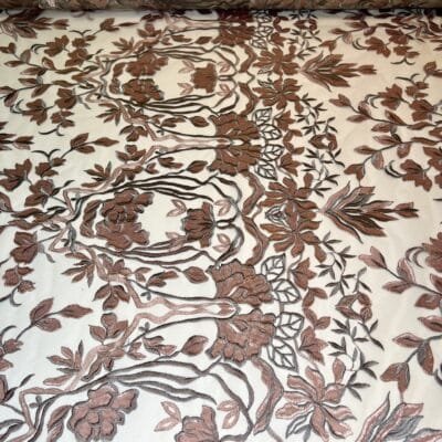 Luxurious Evening Lace - Image 3