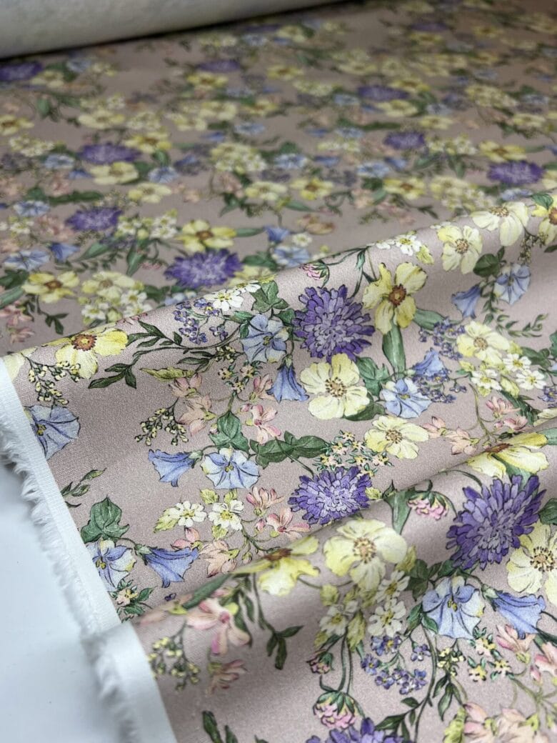 Spanish cotton fabric with elastane floral pattern