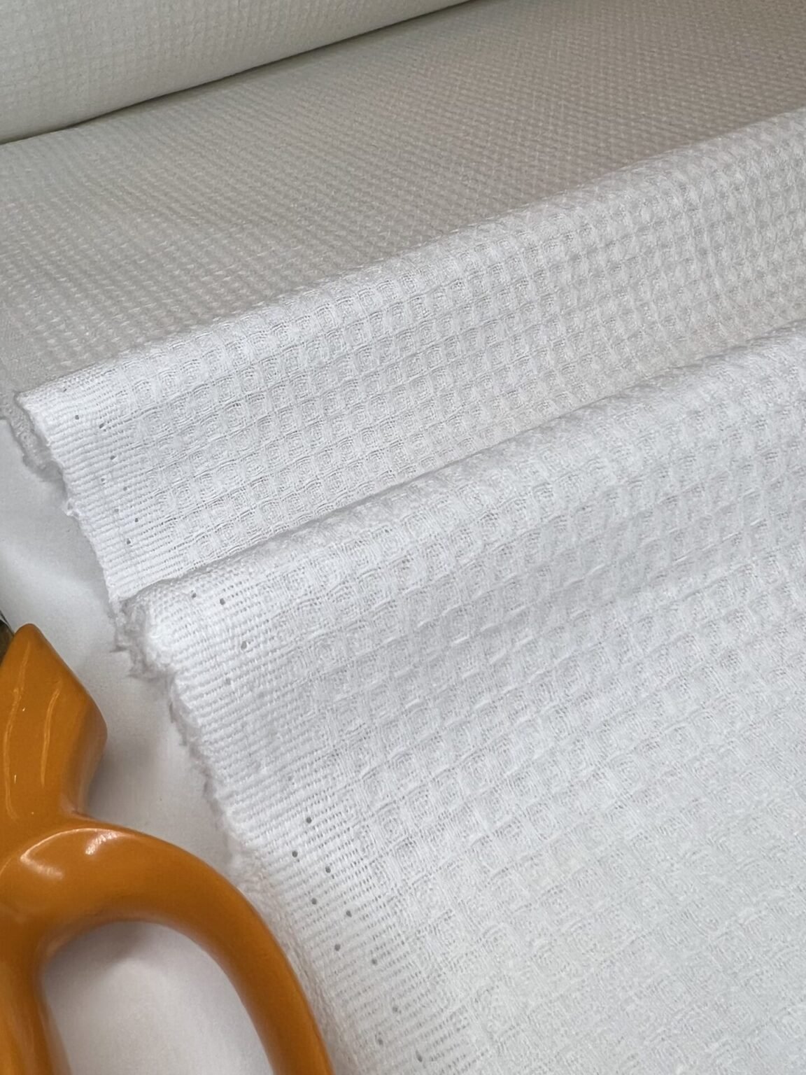 Lietuviešu linu un kokvilnas vafeles audums baltā krāsā