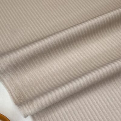 Velvetas su elastanu biežinės spalvos - Image 1