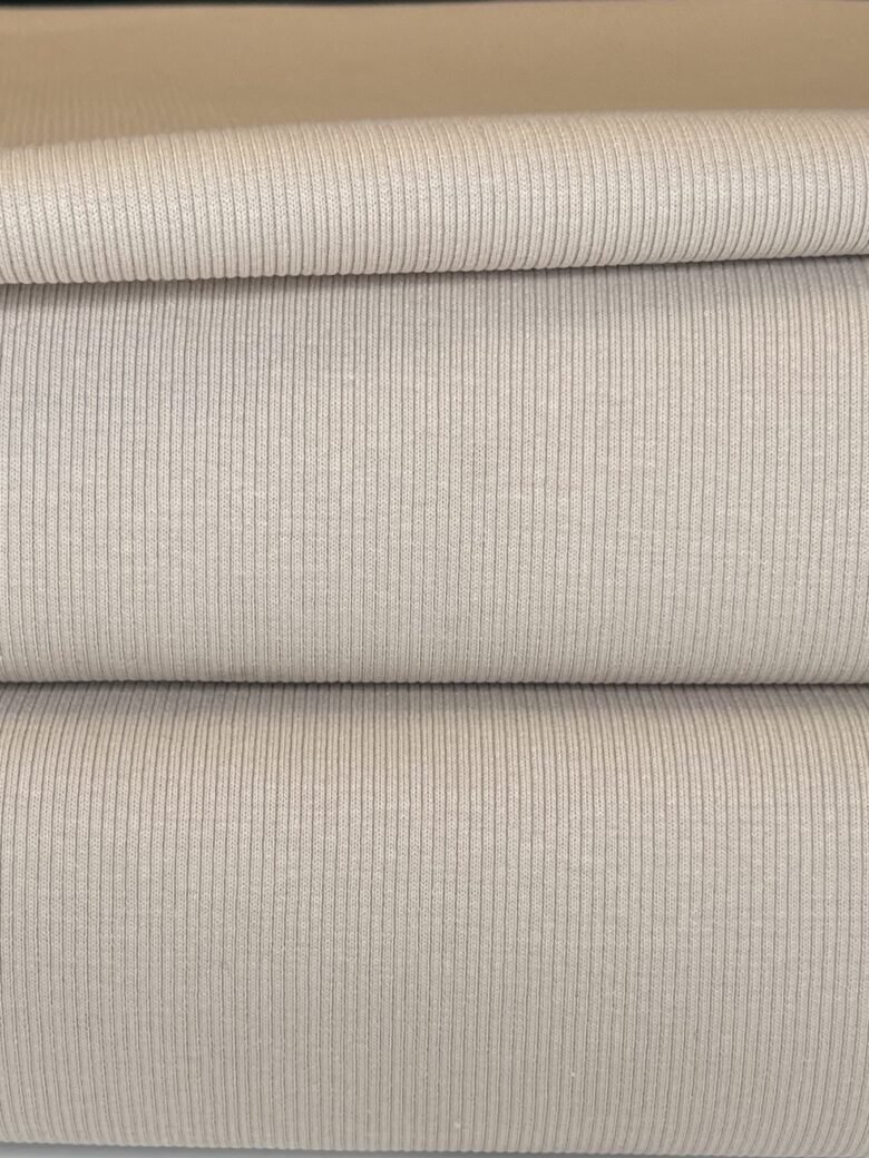 RIB „Light Beige“ krāsas 400 gr/m2 (KD28)