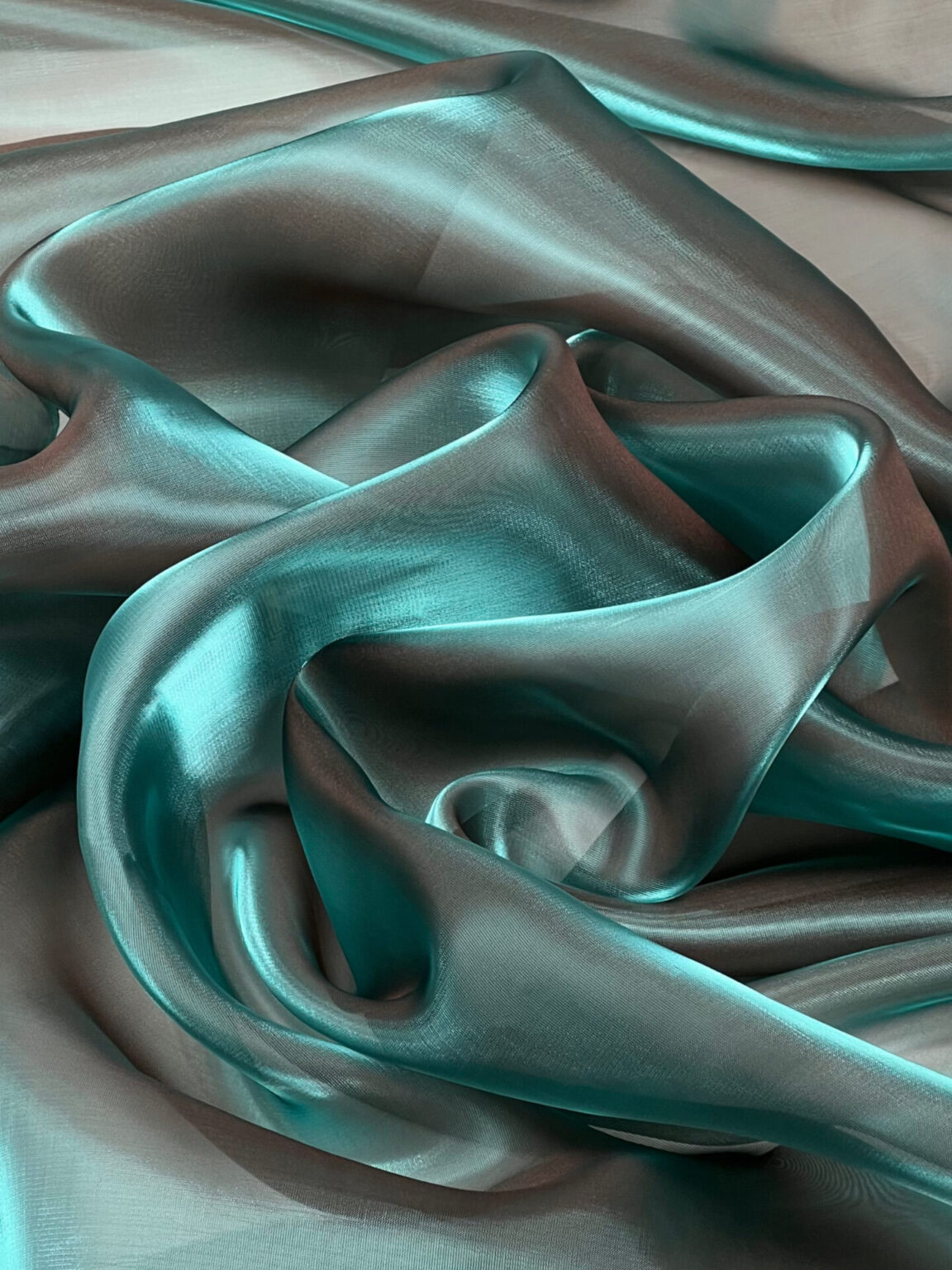 Organza „Smaragda un Bronza“ krāsā