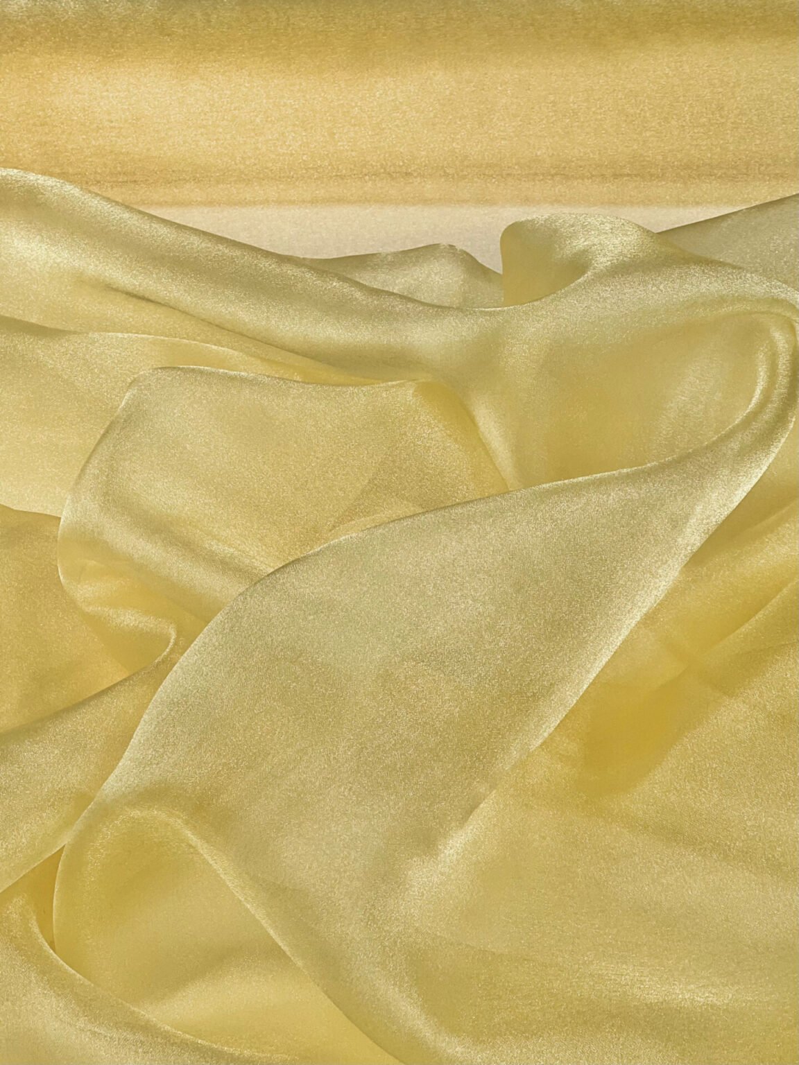 Organza „Light Yellow“ krāsā