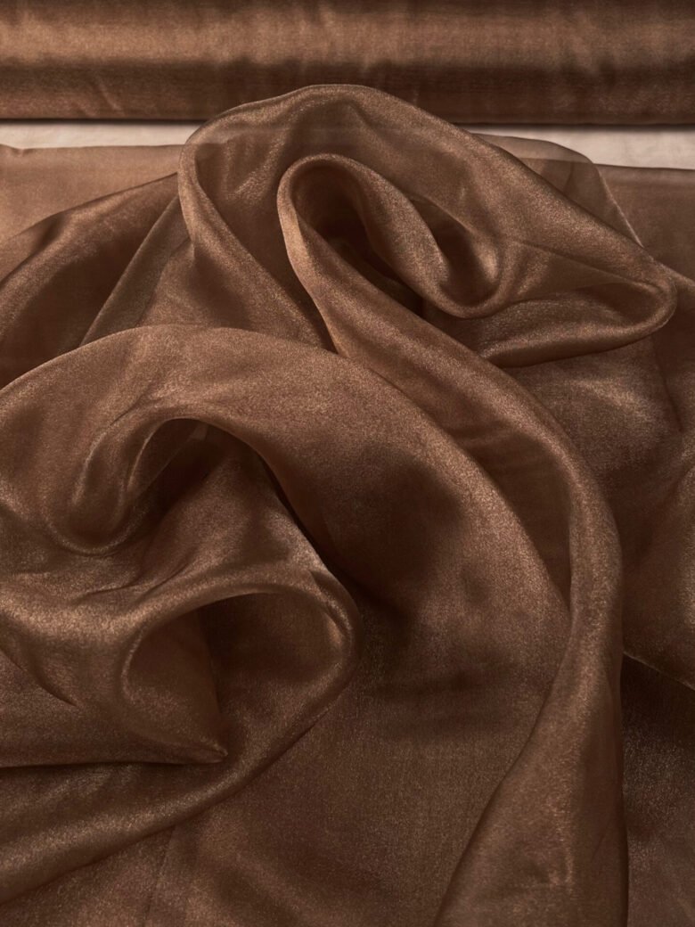 Organza „Šokolādes brūnā” krāsā