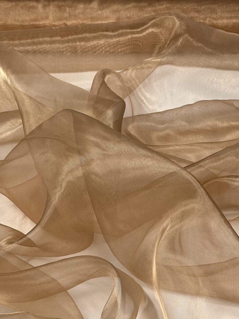Organza „Medus Brūns“ krāsā