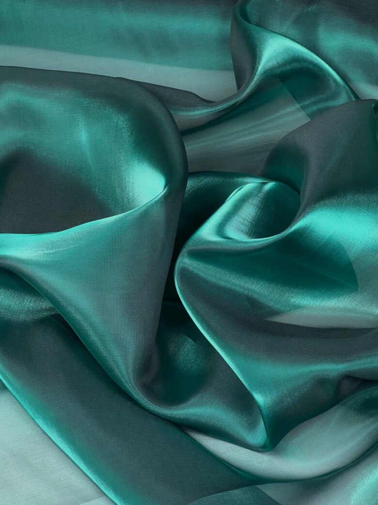 Organza „Smaragda Zaļā” krāsā