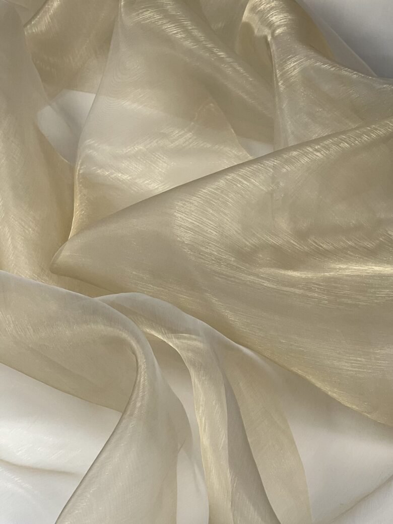 Organza „Gaiši Dzeltenā Zelta“ krāsā