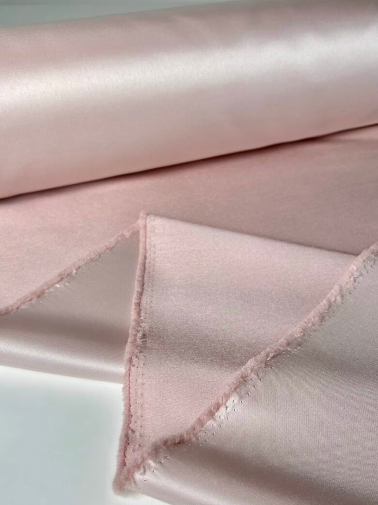 Prabangus „Mikado“ dvipusis satinas „Light Rose“ spalvos