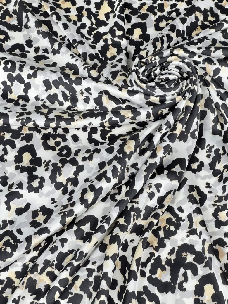 Armani zīds (satīns) „Silver Leopard“