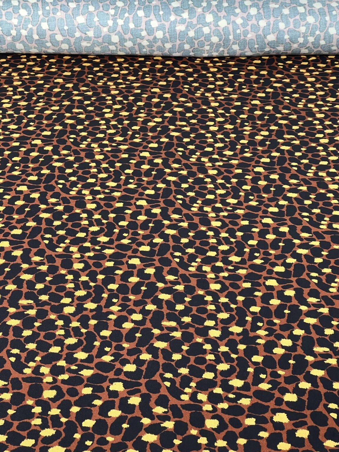 „Twill“ viskozės audinys „Ryškaus Leopardo“ rašto