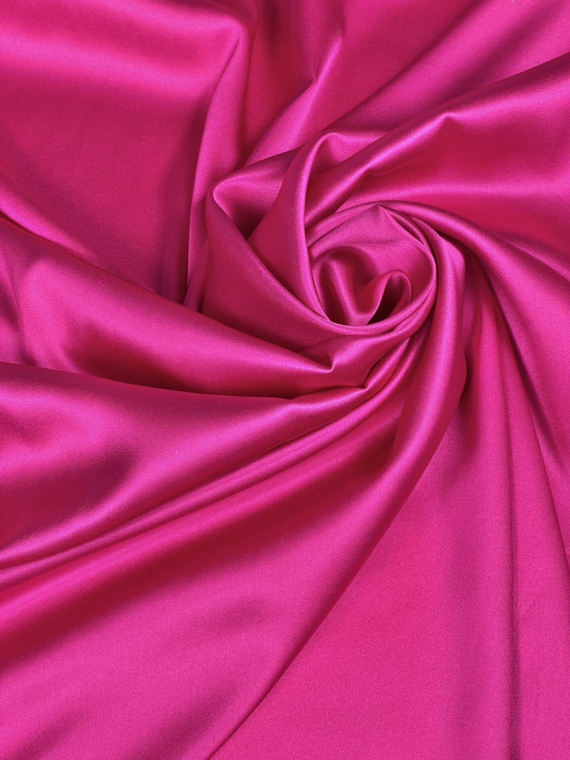Itāļu kolekcijas satīna viendabīgais zīds ar elastānu „Royal Pink Rose“