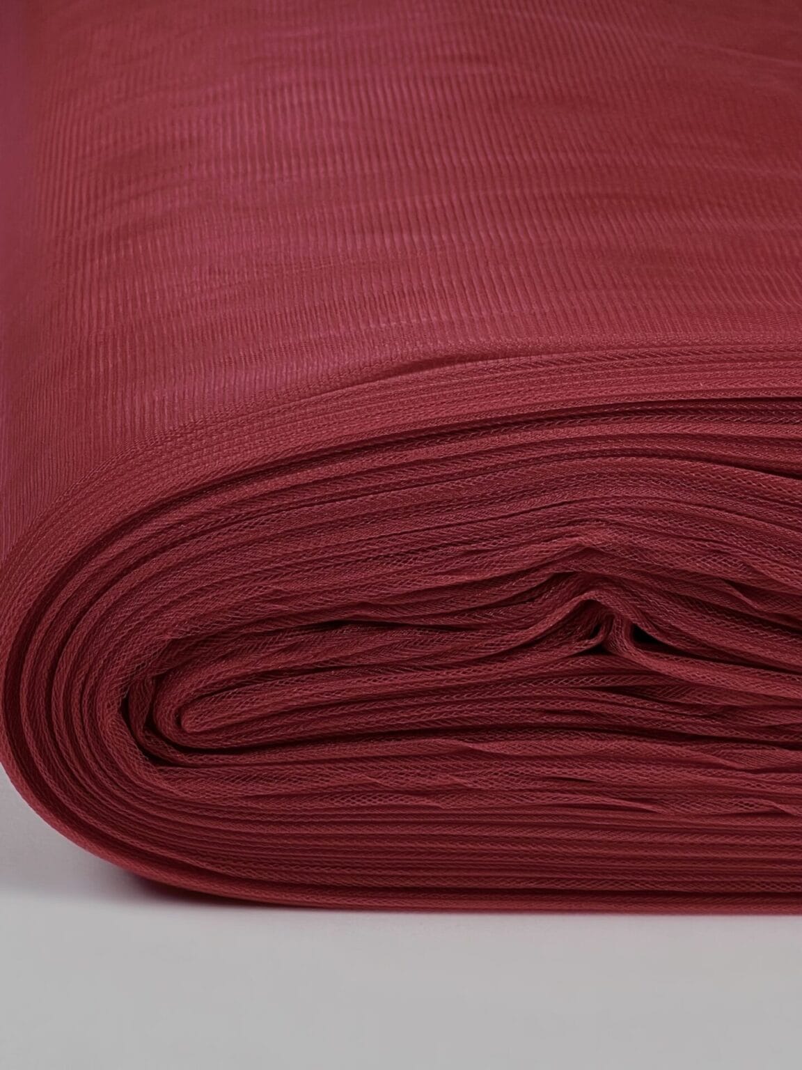 Tiulis „Ryški Burgundy“ (100)
