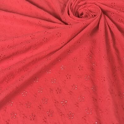 siuvinėta medvilnė