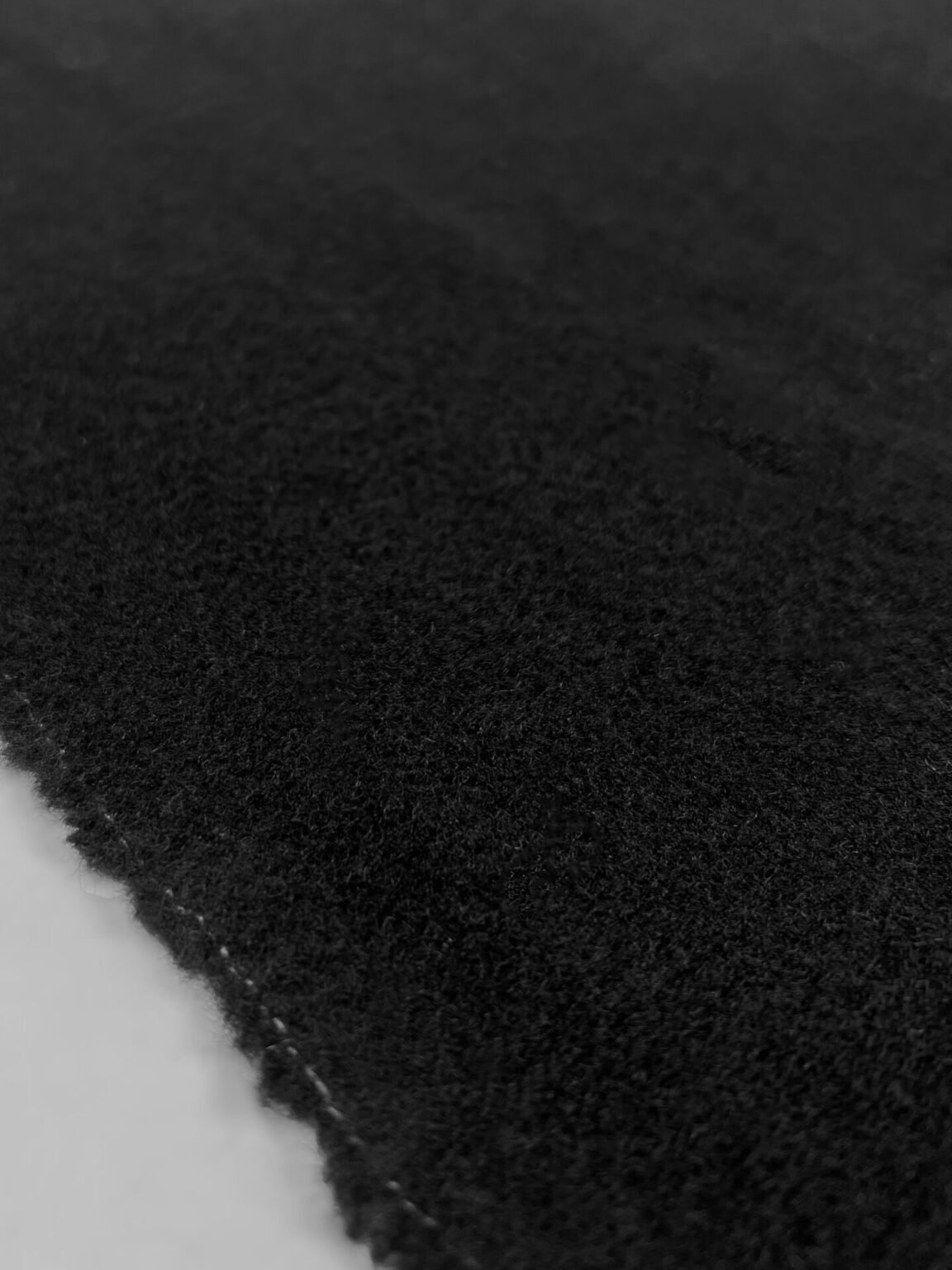 Itališkas paltinis „Virgin“ vilnos audinys veliūrinio paviršiaus „Black“