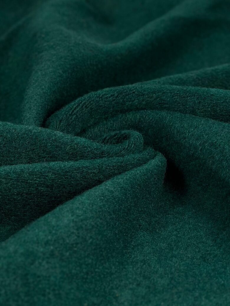 Thick merino wool jersey in emerald color