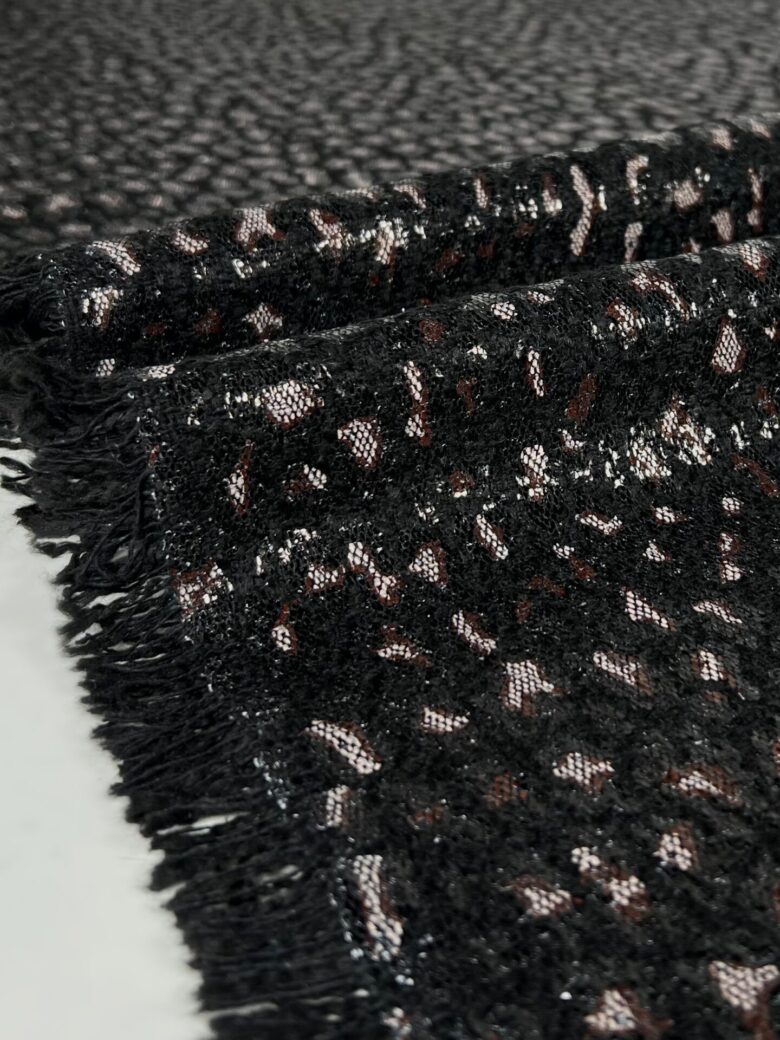 Blizgus viskozės tvidas „Leopardo“ rašto