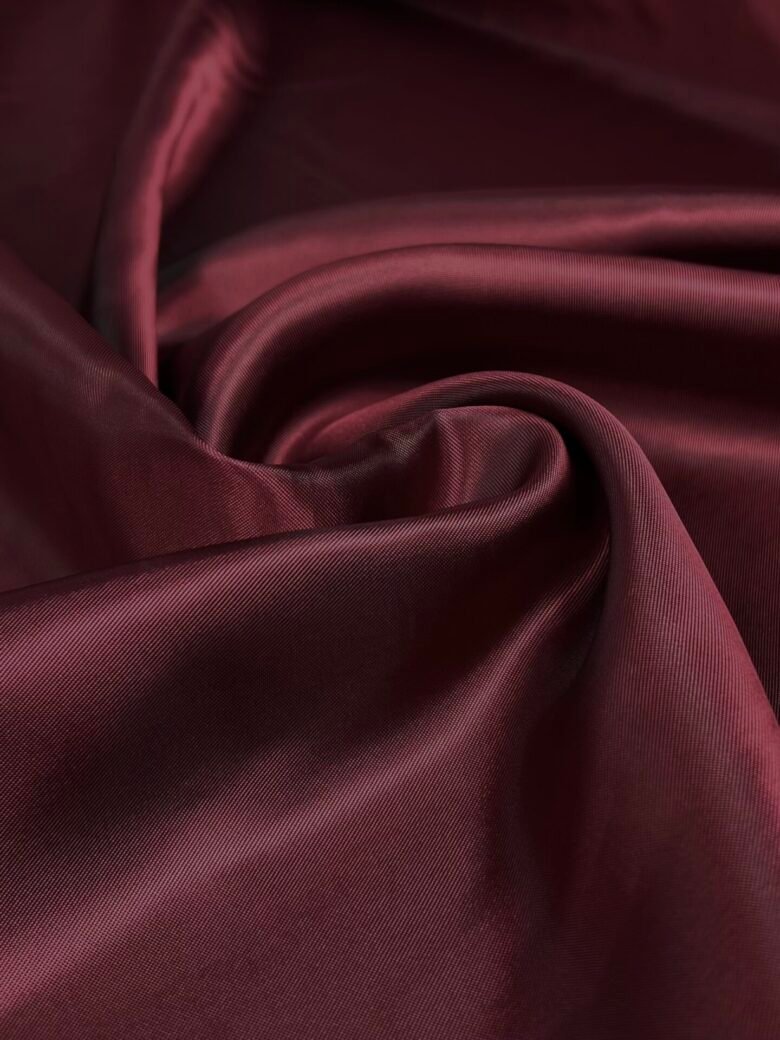 Viscose lining in dark burgundy color