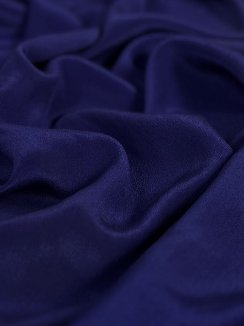 Vienspalvis natūralaus šilko krep-satinas su elastanu „Dark Blue“ (SU BROKU)