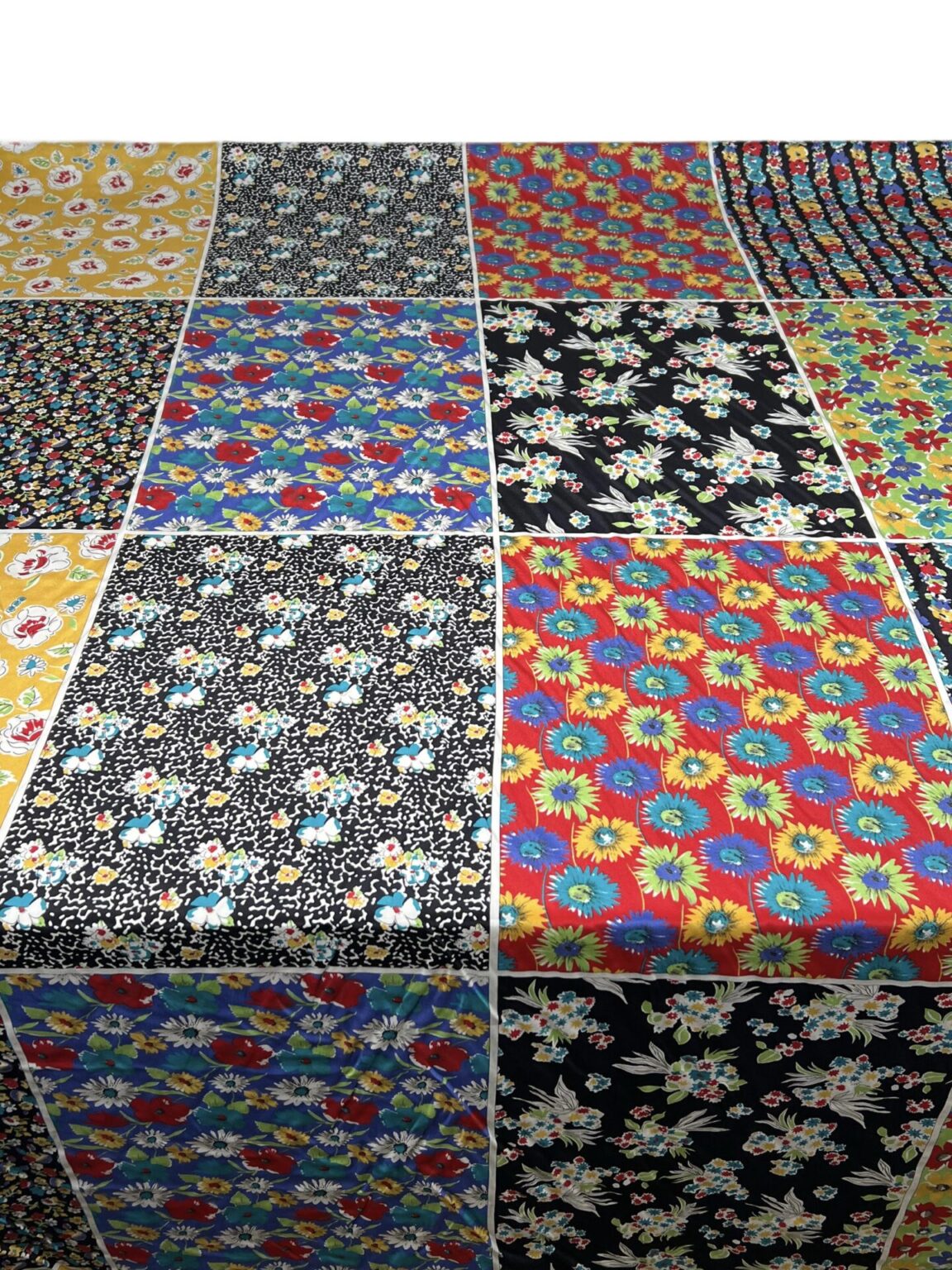 Natural Silk Crepe-Satin with Elastane "Flower Boxes"