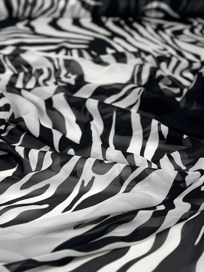 Itāļu kolekcijas elastīgs šifona zīds ar dizainu „Zebra“