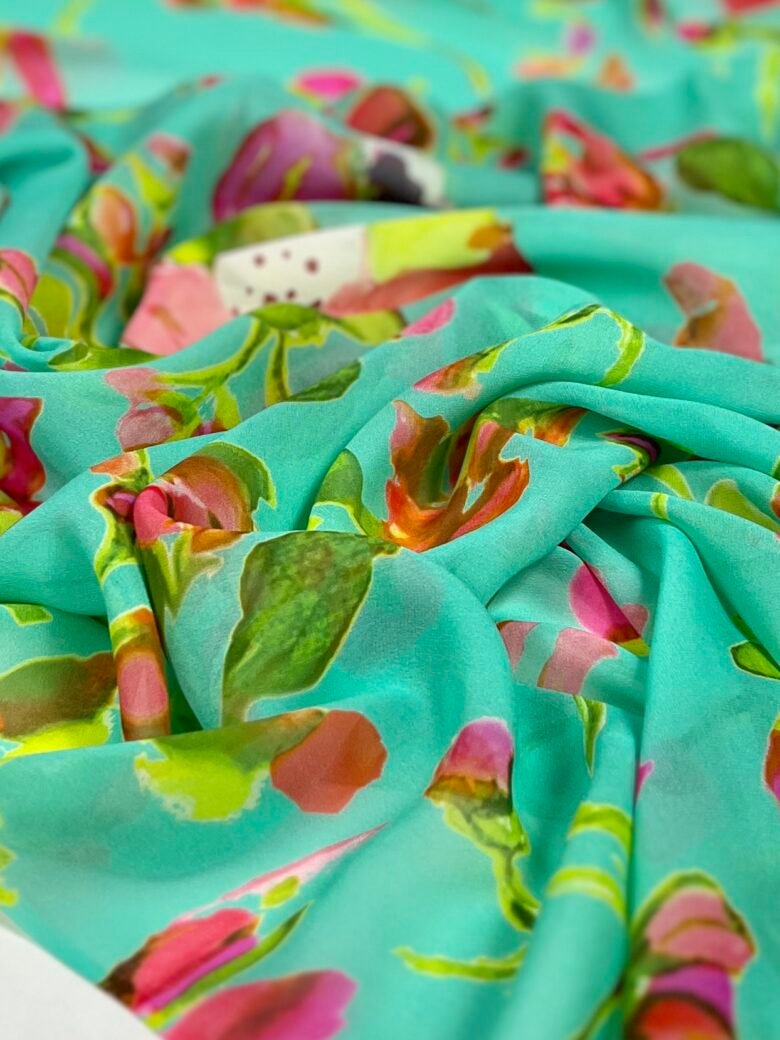 Itāļu kolekcijas elastīgs šifona zīds ar dizainu „Watercolor Floral“