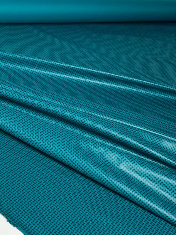 plonas striukinis audinys striukinis audinys