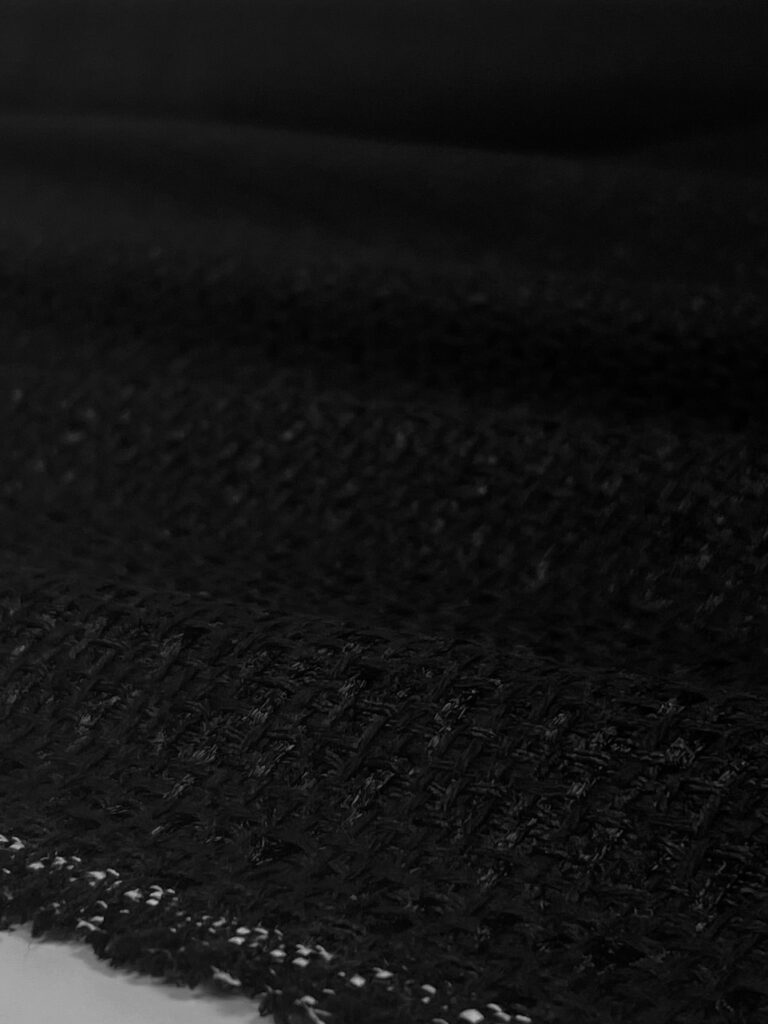 Italienischer „Chanel“ Zopfmuster Tweed in Schwarz „Mezzanotte“