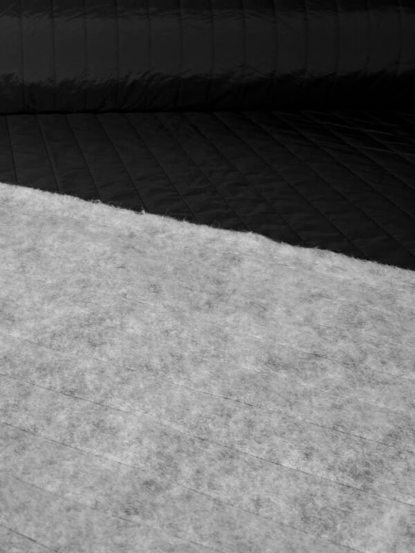 striukinis audinys su pašiltinimu