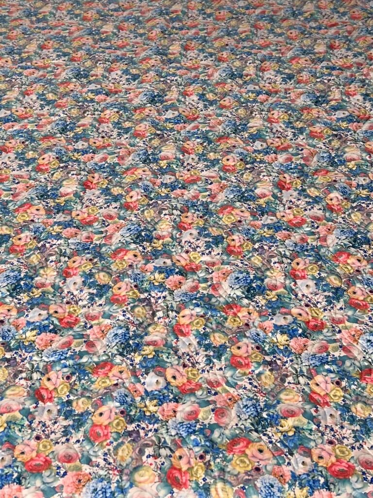 striukinis audinys su pašiltinimu