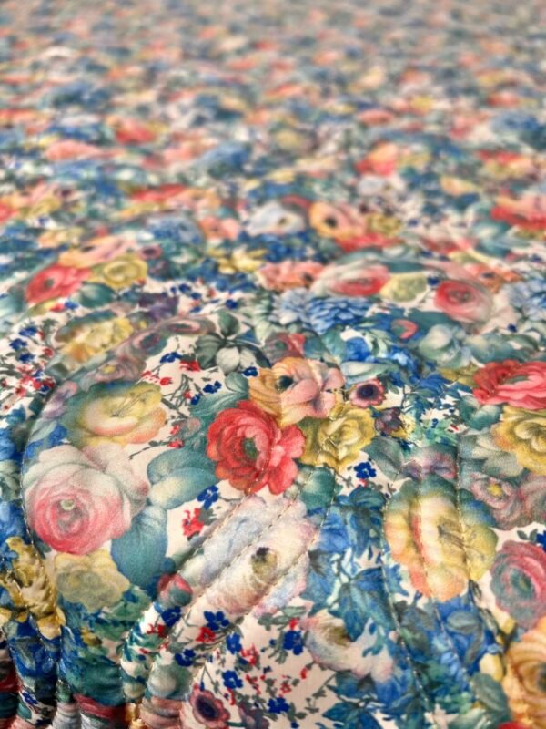 striukinis audinys su pašiltinimu