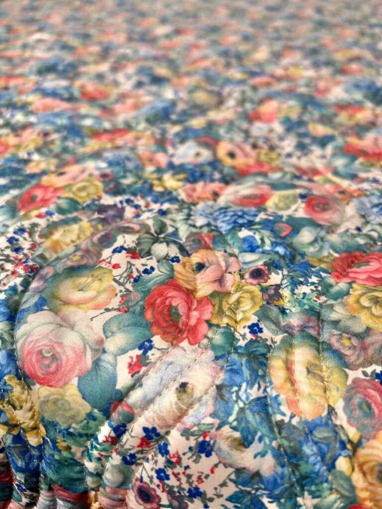 striukinis audinys su pašiltinimu