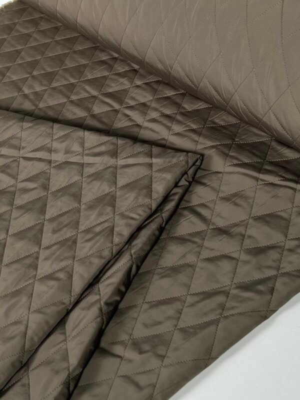 striukinis audinys su pašiltinimu