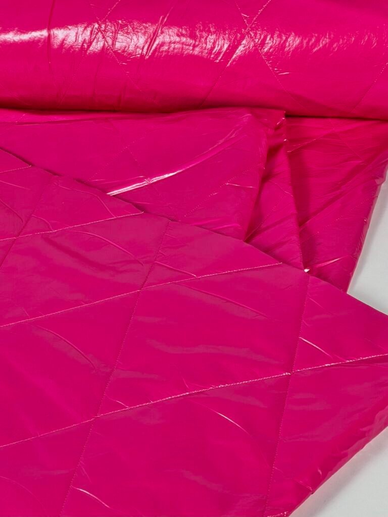 striukinis audinys su pašiltinimu