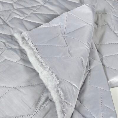 striukinis audinys su pašiltinimu