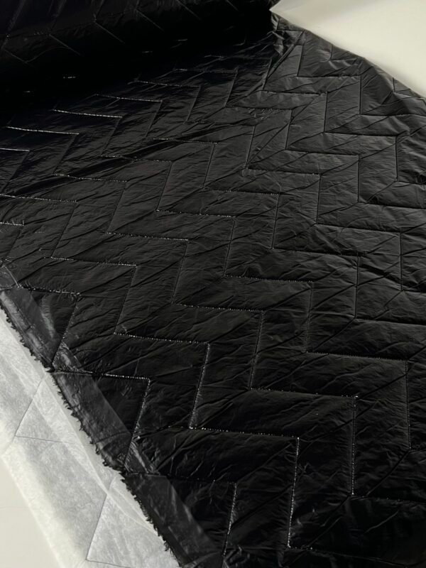 striukinis audinys su pašiltinimu