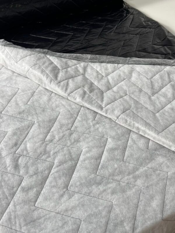 striukinis audinys su pašiltinimu