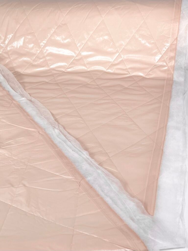 striukinis audinys su pašiltinimu