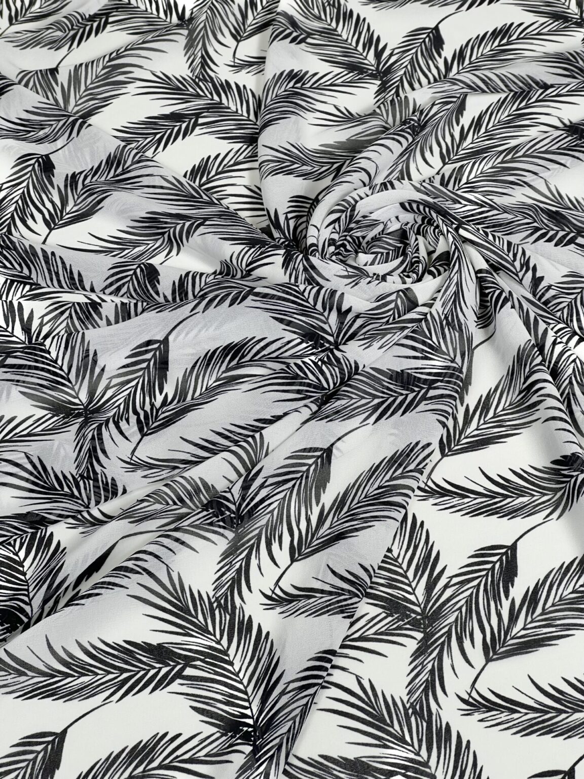 Шифон с дизайном «Black Leaf»