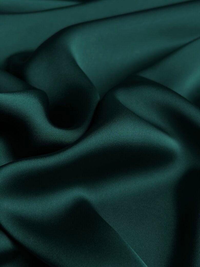Divpusējs satīns ar elastānu „Dark Emerald“