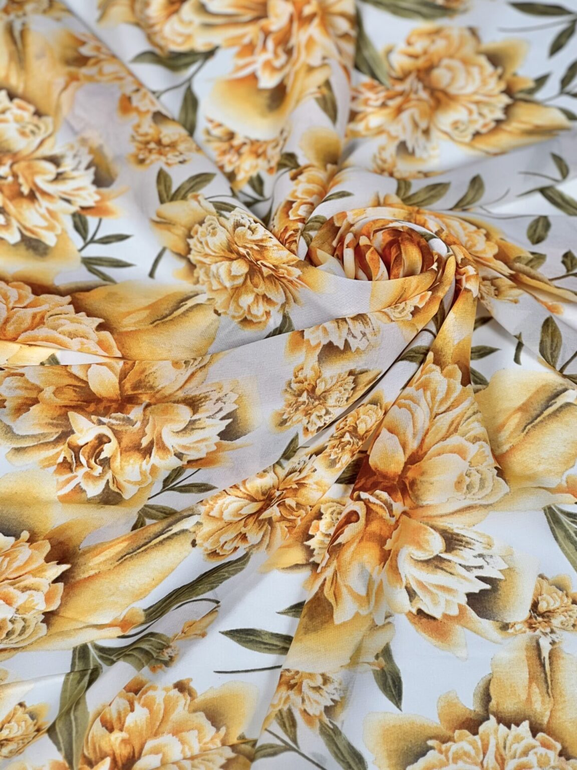 Šifonas su dizainu „Yellow Peonies“