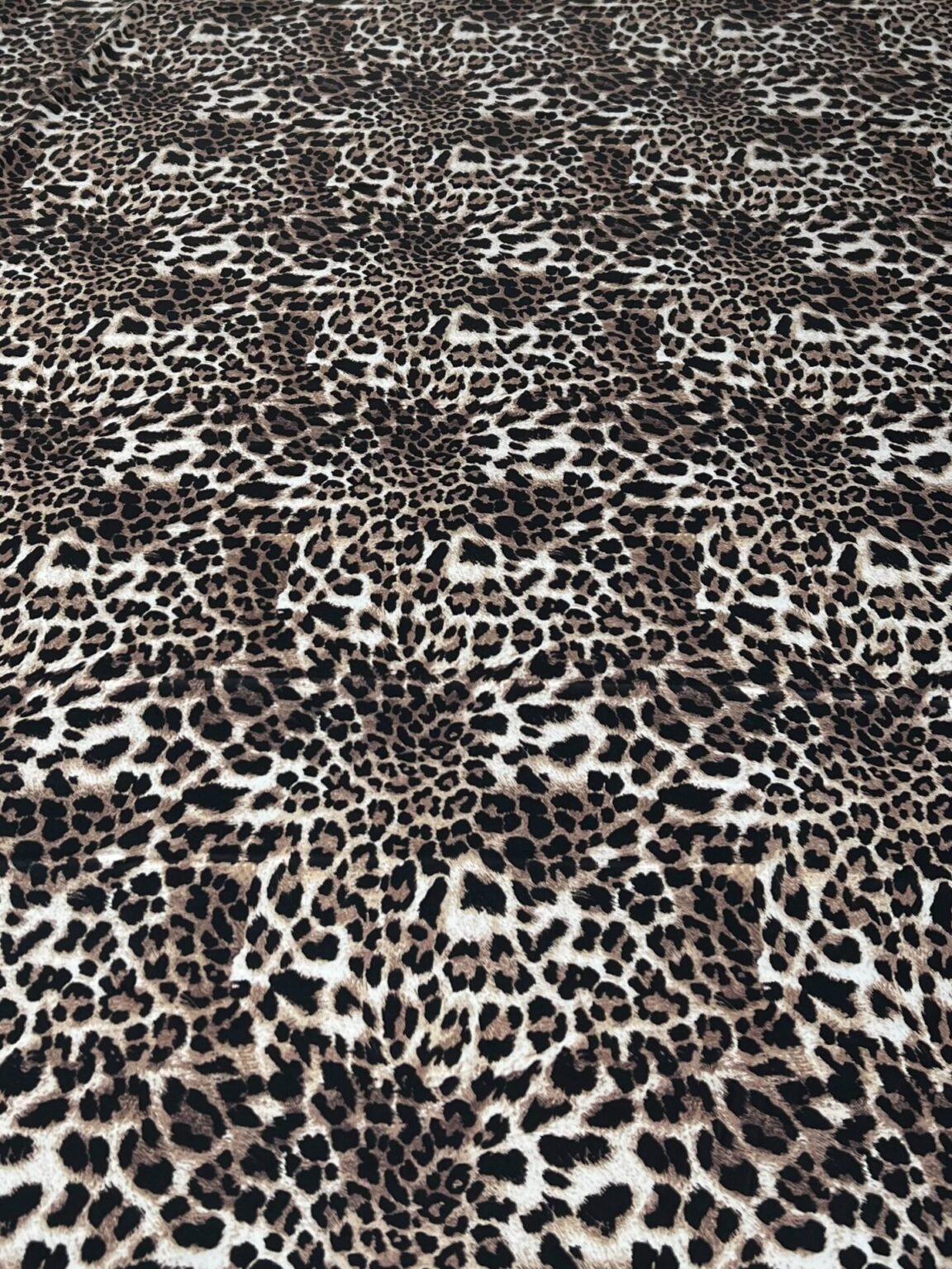 Armani zīds (satīns) „Jungle Leo“