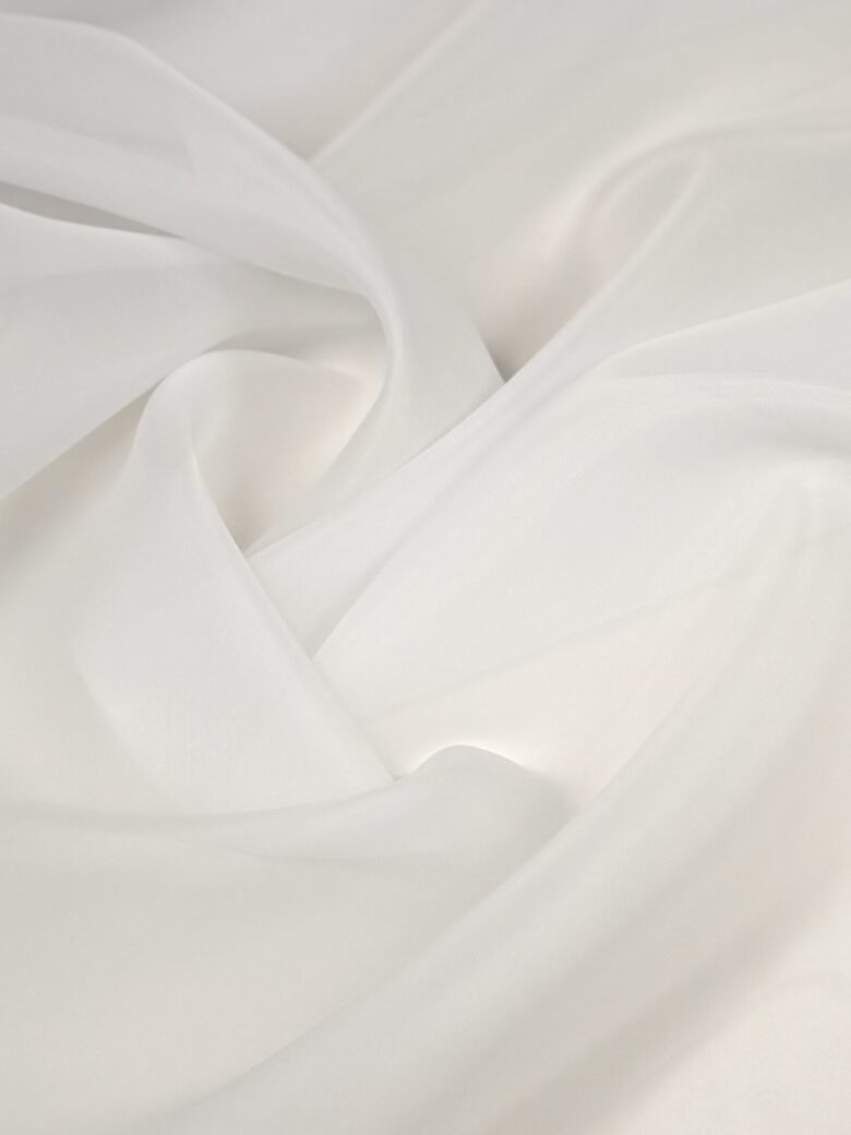 Matēta organza piena baltā krāsā