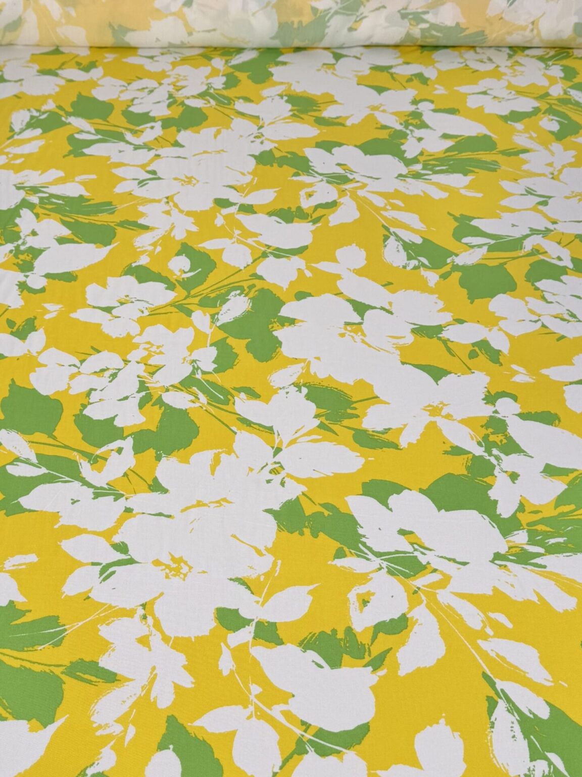 Suknelinis viskozės audinys „Lemon Petals“