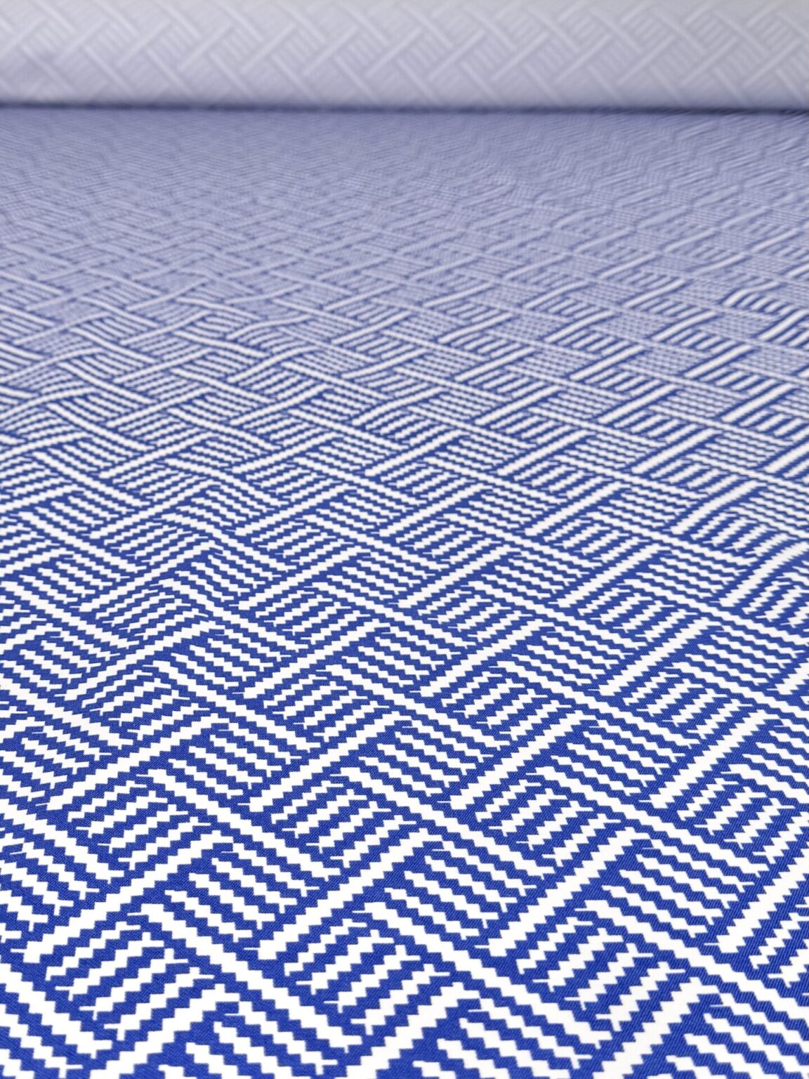 Tamprus kostiuminis viskozinis audinys su dizainu „Herringbone Pattern“